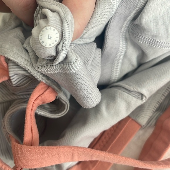 Lululemon Stash N Run Tank - Picture 4 of 4